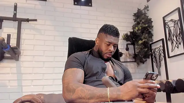 Makonneen online show from 02.08.25