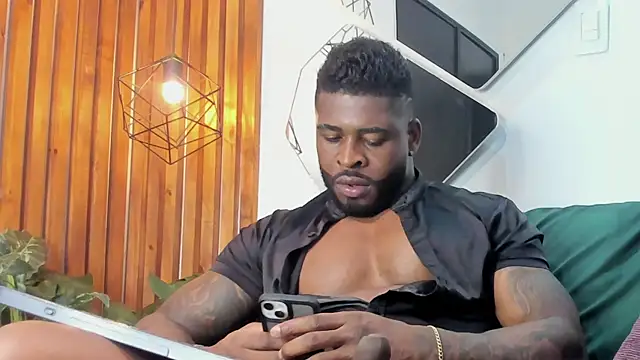 Makonneen online show from 02.12.25