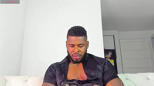 Snapshot of Makonneen chatting on 02.03.26 Makonneen online show from 02.03.26