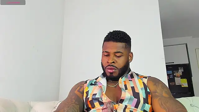 Snapshot of Makonneen chatting on 03.02.26 Makonneen online show from 03.02.26