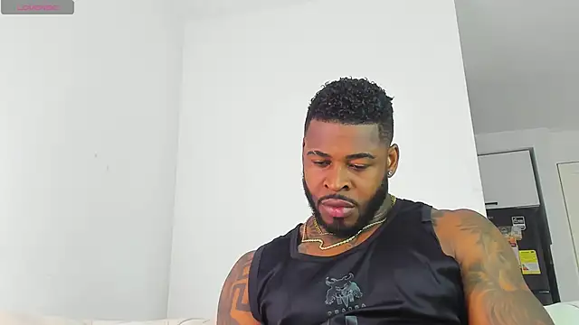 Snapshot of Makonneen chatting on 03.03.26 Makonneen online show from 03.03.26