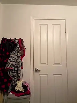 thatonelightskinn online show from 02.13.25