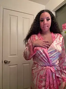 thatonelightskinn online show from 02.25.25