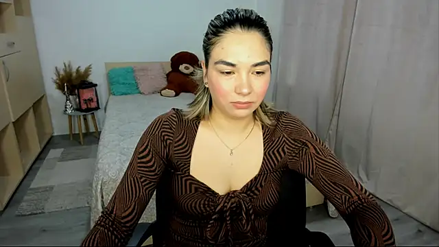 Alexa Dolly12 online show from 02.04.26