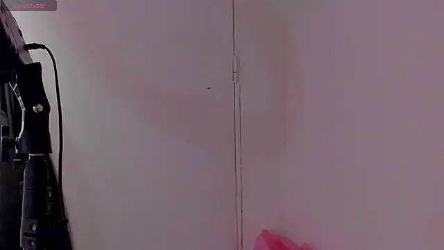 emma-hiill online show from 12.21.24