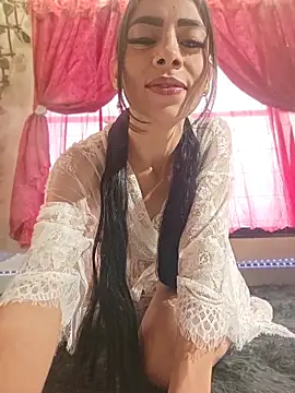 Snapshot of emma-hiill chatting on 03.28.26 emma-hiill online show from 03.28.26