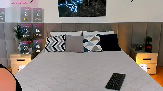 MiaBecky online show from 09.21.25