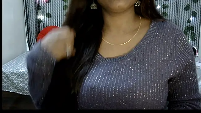 Snapshot of Radhika_Singhaniya chatting on 01.04.25 Radhika Singhaniya online show from 01.04.25
