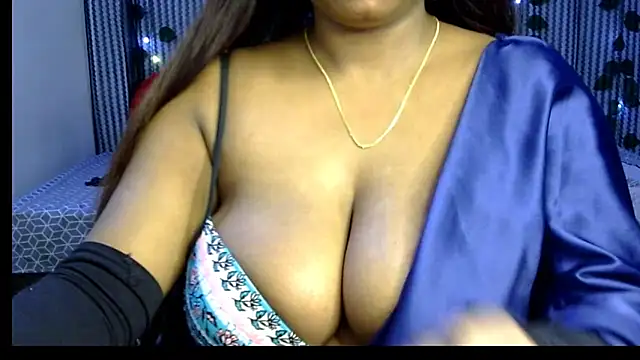 Snapshot of Radhika_Singhaniya chatting on 02.11.25 Radhika Singhaniya online show from 02.11.25