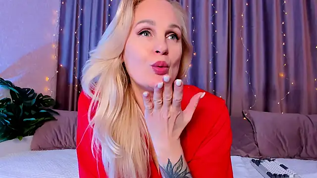 Snapshot of Elis_miracle chatting on 02.27.25 Elis miracle online show from 02.27.25