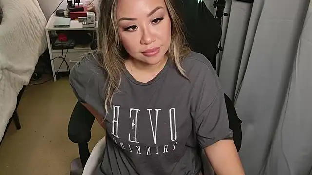 SpikedBella online show from 03.19.25