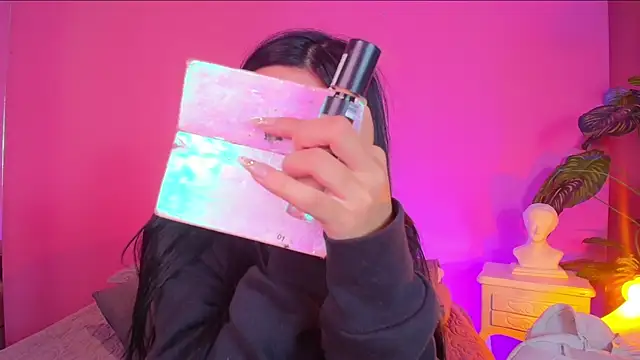 Nicolette ks  online show from 01.03.25