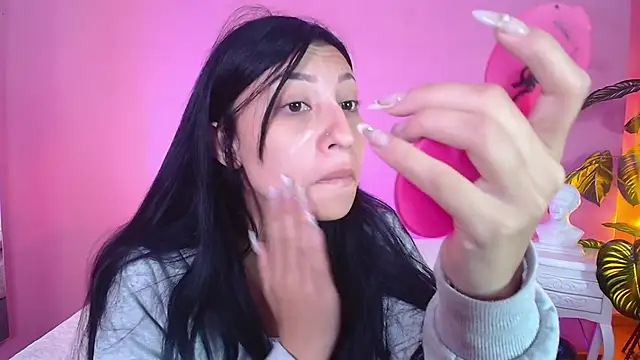 Nicolette ks  online show from 01.11.25