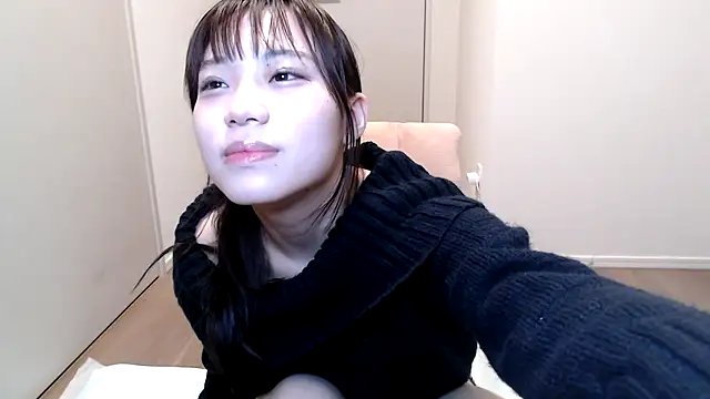 Snapshot of Riri__oo chatting on 12.28.24 Riri oo online show from 12.28.24