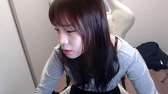 Snapshot of Riri__oo chatting on 01.31.25 Riri oo online show from 01.31.25