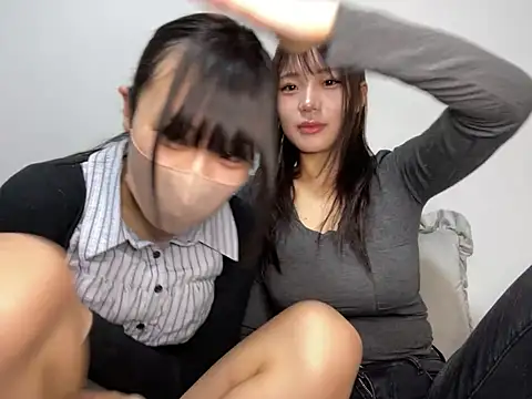 Snapshot of Riri__oo chatting on 02.02.25 Riri oo online show from 02.02.25