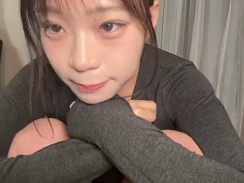 Snapshot of Riri__oo chatting on 02.12.25 Riri oo online show from 02.12.25