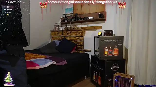 Snapshot of Hengstibancks chatting on 12.23.24 Hengstibancks online show from 12.23.24
