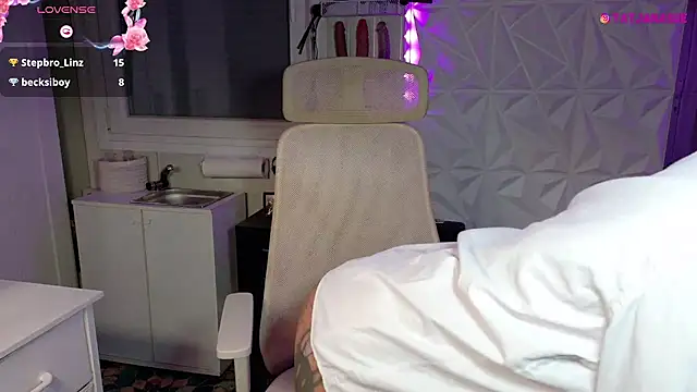 Snapshot of Tatjana_Sue chatting on 07.09.26 Tatjana Sue online show from 07.09.26