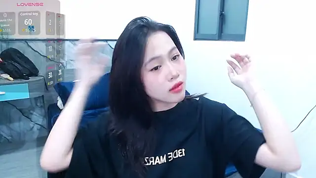 Lin SiYee online show from 10.30.25