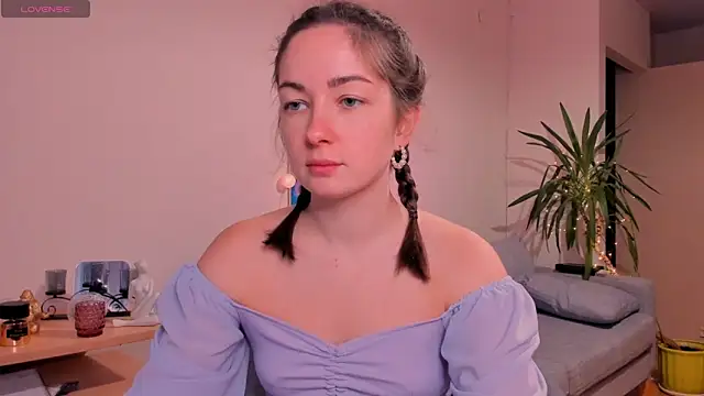 Snapshot of cClandesTina chatting on 12.09.24 cClandesTina online show from 12.09.24