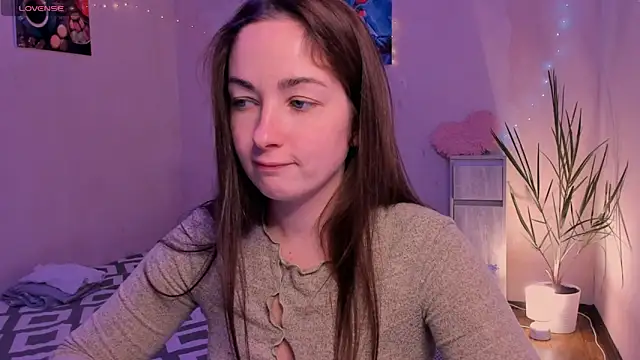 Snapshot of cClandesTina chatting on 11.14.25 cClandesTina online show from 11.14.25