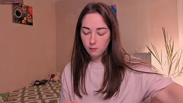 Snapshot of cClandesTina chatting on 11.21.25 cClandesTina online show from 11.21.25