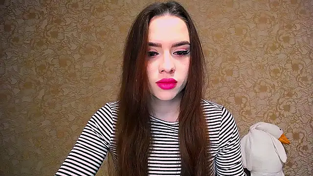 Snapshot of _your_fantasy_girl chatting on 03.19.25 your fantasy girl online show from 03.19.25