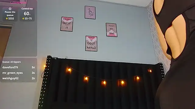 Snapshot of littleebluee chatting on 02.28.25 littleebluee online show from 02.28.25