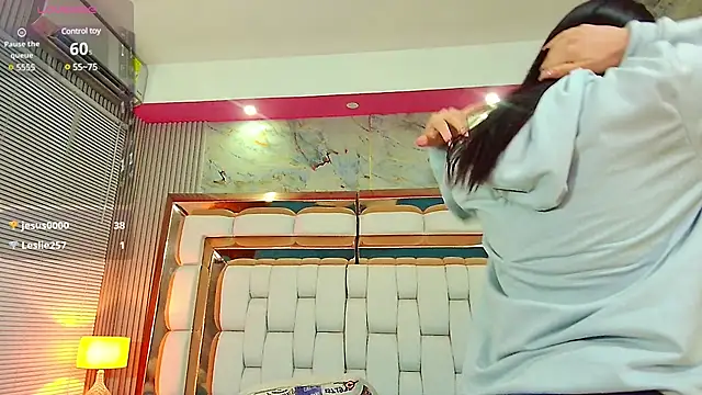 Snapshot of littleebluee chatting on 03.01.25 littleebluee online show from 03.01.25