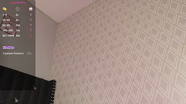 Snapshot of littleebluee chatting on 09.10.25 littleebluee online show from 09.10.25