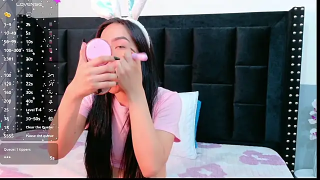 Snapshot of littleebluee chatting on 09.13.25 littleebluee online show from 09.13.25