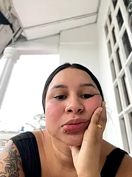 Pretty Isadora online show from 12.02.24