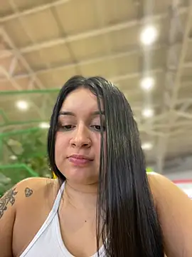 Pretty Isadora online show from 12.18.24