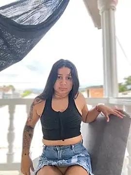 Pretty Isadora online show from 12.24.24