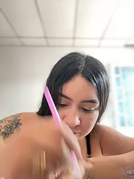 Pretty Isadora online show from 12.26.24