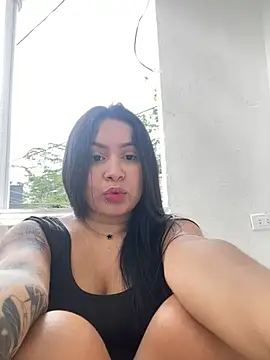 Pretty Isadora online show from 12.29.24