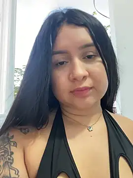 Pretty Isadora online show from 12.29.24