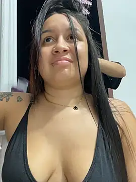 Pretty Isadora online show from 01.15.25