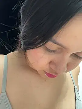 Pretty Isadora online show from 01.19.25