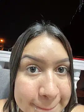 Pretty Isadora online show from 02.12.25