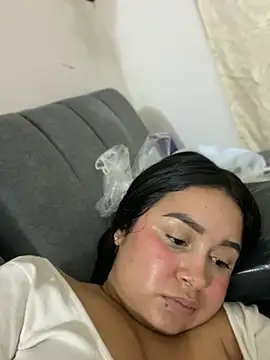 Pretty Isadora online show from 03.16.25