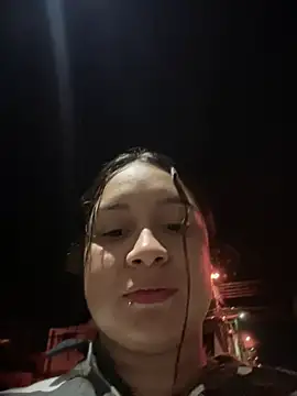 Pretty Isadora online show from 03.17.25