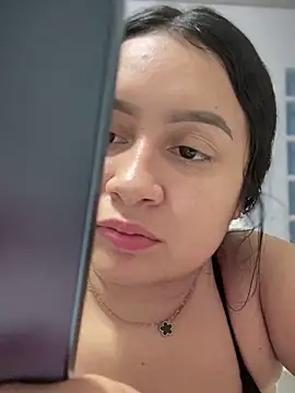 Pretty Isadora online show from 03.20.25