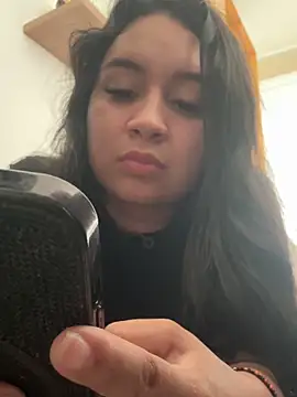 Snapshot of Pretty_Isadora chatting on 04.20.26 Pretty Isadora online show from 04.20.26