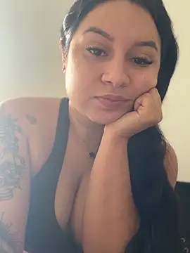 Snapshot of Pretty_Isadora chatting on 05.16.26 Pretty Isadora online show from 05.16.26
