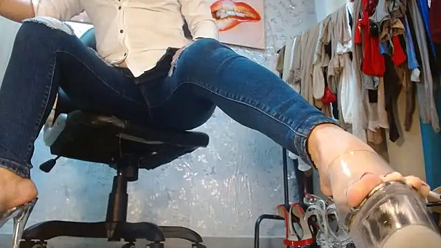 Samantabrown  online show from 03.18.26