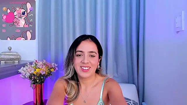 Lucyortiz  online show from 02.04.25