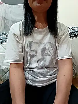 Snapshot of Asian_girl13 chatting on 04.18.26 Asian girl13 online show from 04.18.26