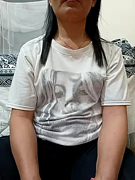 Snapshot of Asian_girl13 chatting on 05.06.26 Asian girl13 online show from 05.06.26
